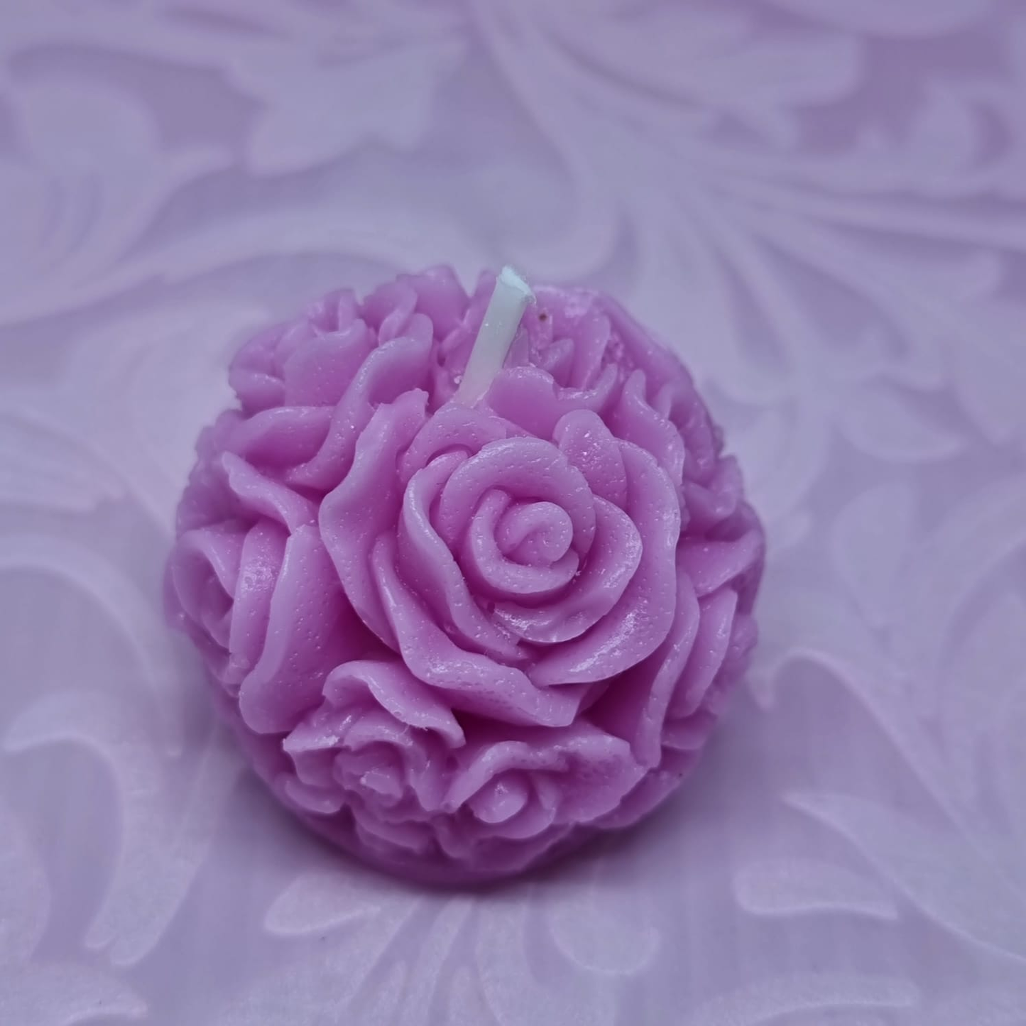 Round flower candle